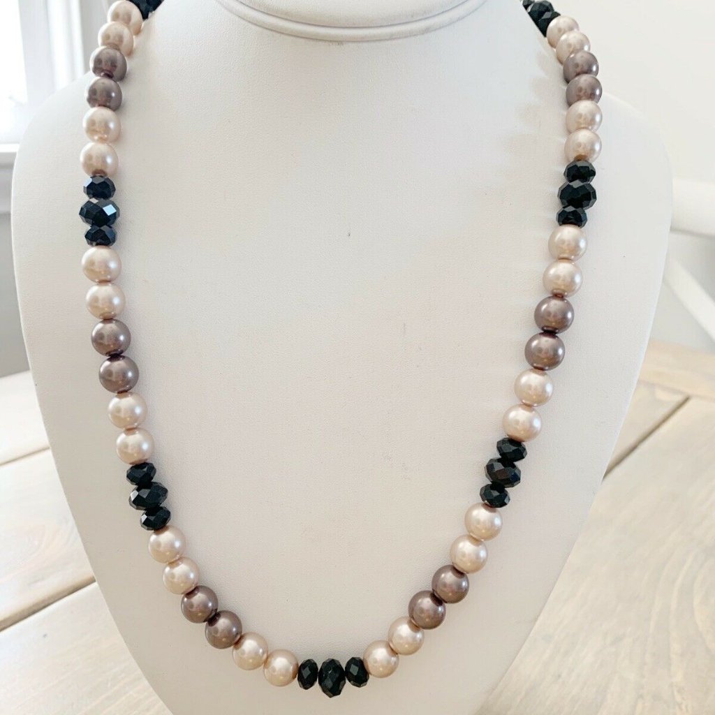 Rmn Bead Necklace Gray Sparkle Black Crystal 20$